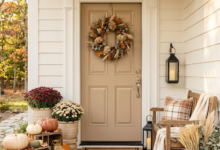 30 Stunning Fall Porch Decor Ideas to Create a Warm and Welcoming Autumn Entrance